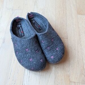 Haflinger Womens Size 36 US 5 Boiled Wool Mule With Purple Heart Print